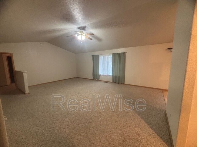 Building Photo - 293 Armande Loop