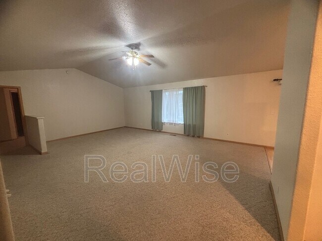 Foto del edificio - 293 Armande Loop