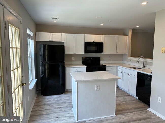 Foto del edificio - 1655 Fallowfield Ct