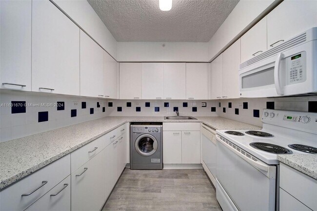 Foto del edificio - 1500 Bay Rd