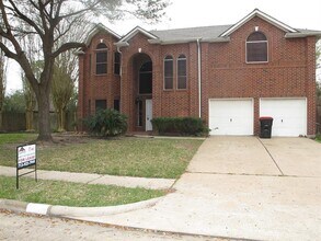 Building Photo - 8819 Diamond Lake Ln