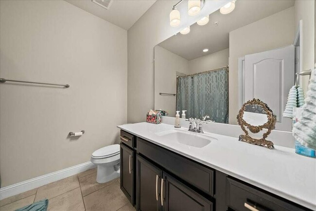 Building Photo - 556 Waterloo Dr