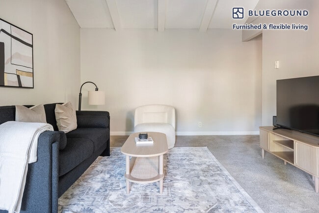 Building Photo - 202 Calvert Dr