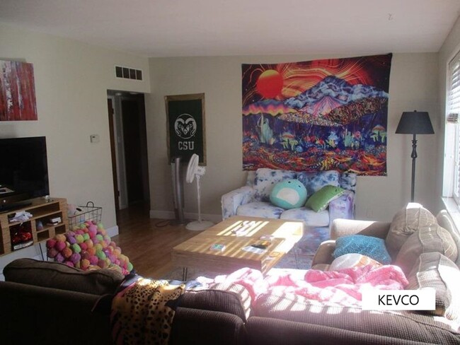 Foto del edificio - Three Bedroom Home Right By CSU Campus