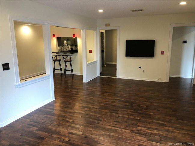 Building Photo - 15 Highland St