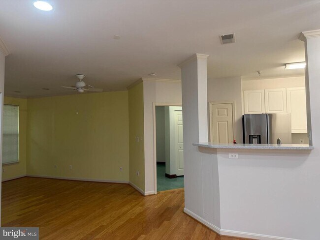 Foto del edificio - 8181 Carnegie Hall Ct