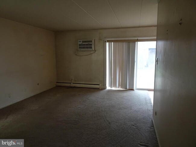 Foto del edificio - 610 W 11th St