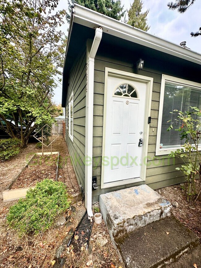 Building Photo - 5434 SE 20th Ave