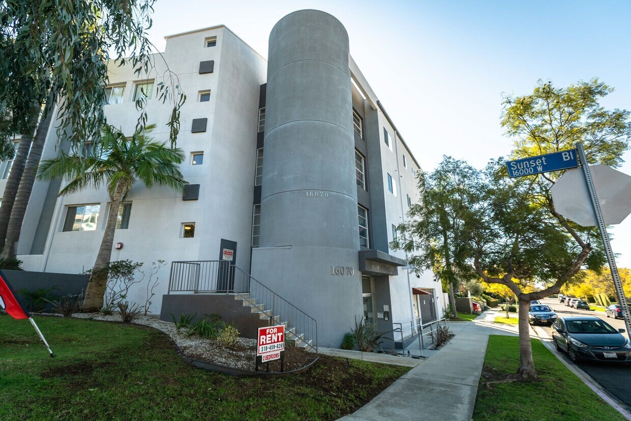 16070 Sunset Blvd fully renovated unit in... Apartments in Pacific