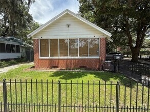 Building Photo - 113 NW 11th St