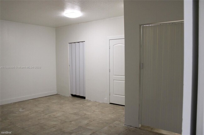 Building Photo - 4 br, 2.5 bath House - 5204 SW 159th Ct