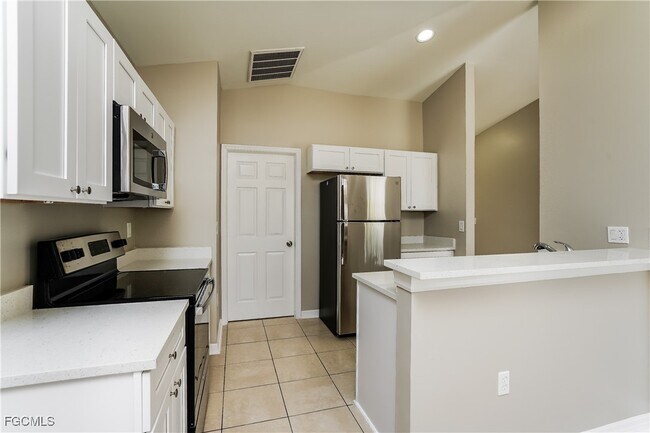 Building Photo - 1066 Fayette Ave