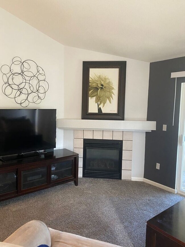 Building Photo - 5225 White Willow Dr