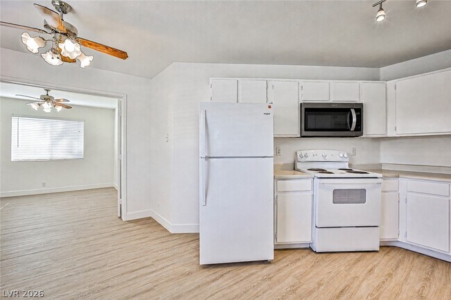Foto del edificio - 5091 W Pioneer Ave