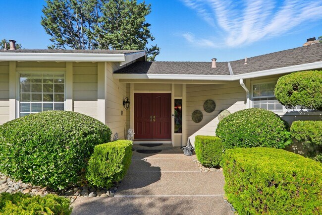 Building Photo - Stunning 3,488 Sq. Ft. Home with Pool & 3-...