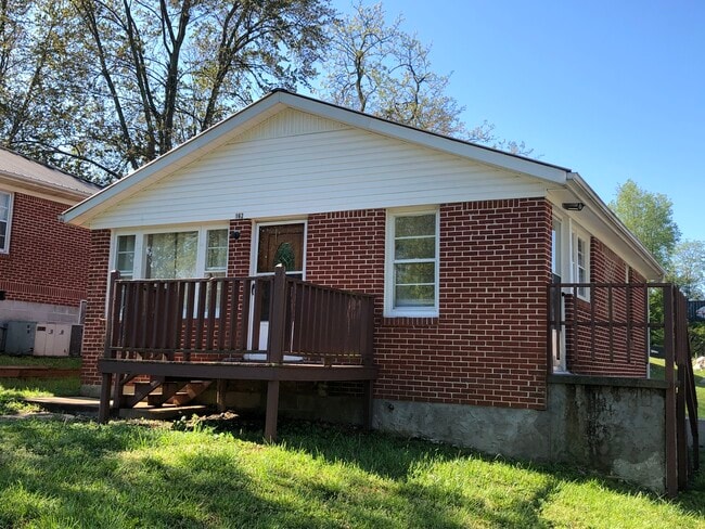 Building Photo - 162 W 14th St