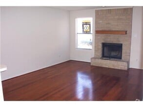 Building Photo - 810 Banister Ln