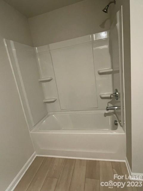 Foto del edificio - Newer town home available end of December!