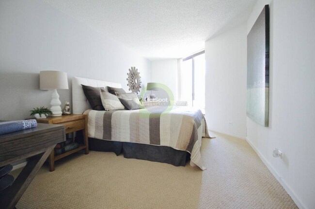 Foto del edificio - 774 N Dearborn St