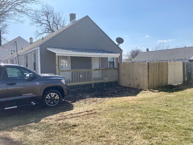 Building Photo - 15 Channing Pl