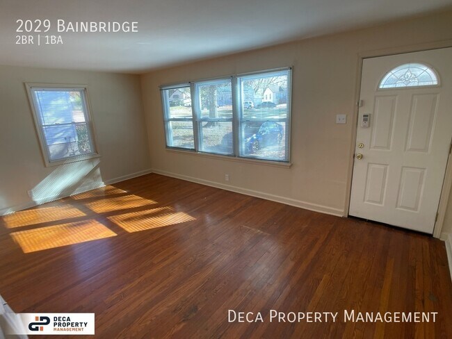 Building Photo - 2 Bedroom House