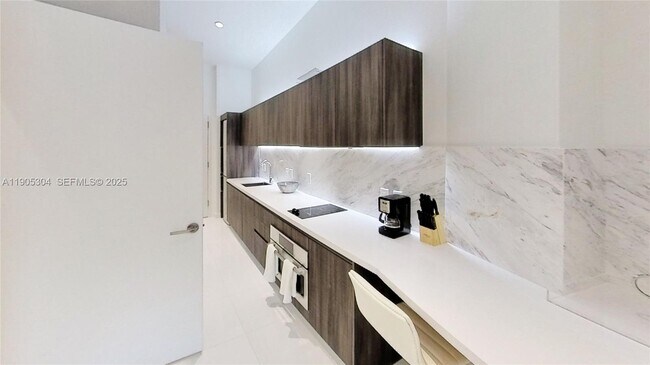 Foto del edificio - 851 NE 1st Ave