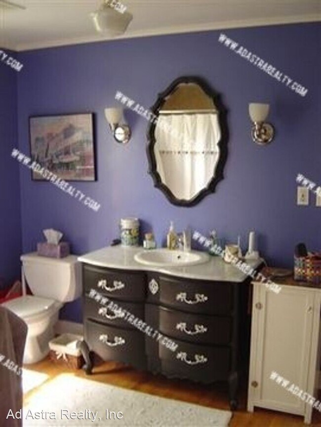 Building Photo - 3 br, 2.5 bath House - 2239 Massachusetts St.