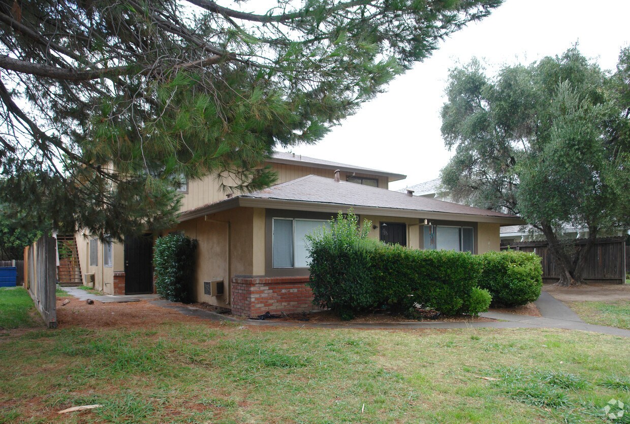 Foto del edificio - 2429 Northrop Ave