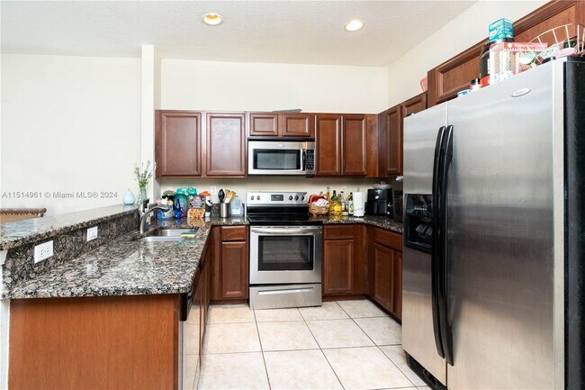 Foto del edificio - 21211 NW 14th Pl