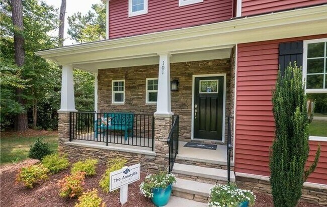 Foto del edificio - 4 bedrooms/3 bathrooms - The Oakes At Fenton Mill