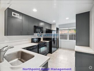 Building Photo - 3641 N 15th Ave