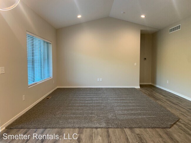 Building Photo - 3 br, 3 bath House - 9930 Del Rio Dr