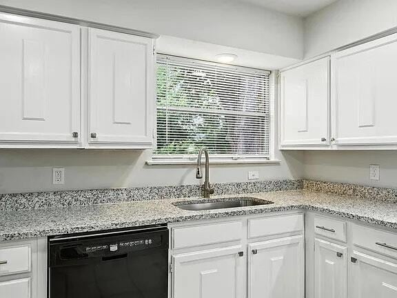 Primary Photo - 117 Yorkshire Dr