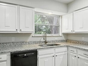 Building Photo - 117 Yorkshire Dr
