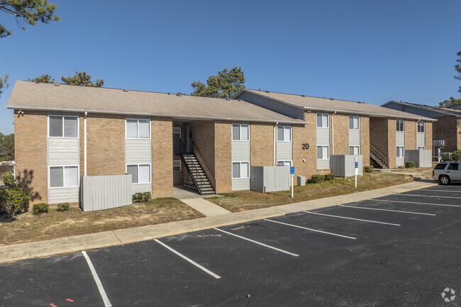 Building Photo - Pine Tree Apartments