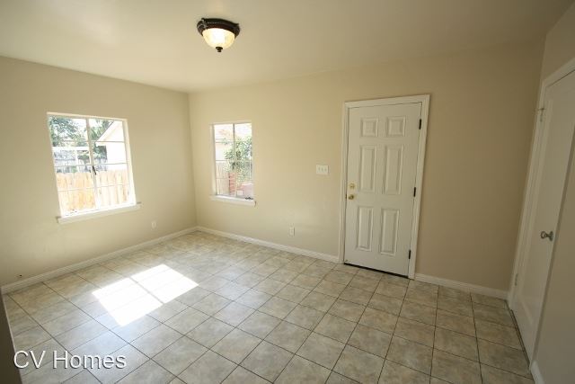 Building Photo - 3 br, 1 bath House - 953 N. San Pablo Ave.