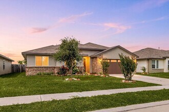 Building Photo - 6931 Dell Vista Drive