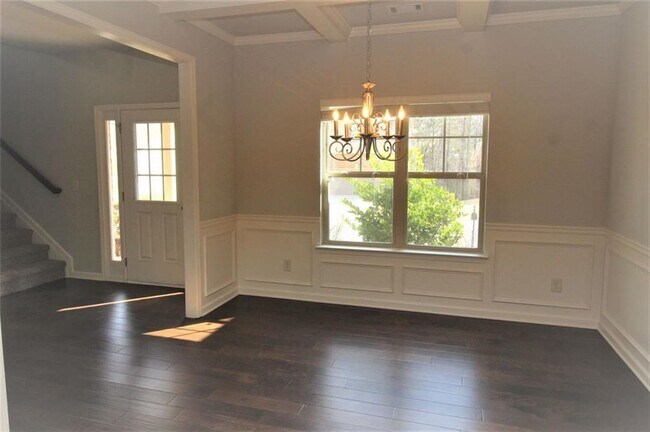 Building Photo - 681 Mimosa Way