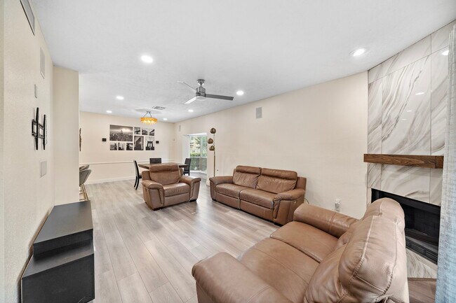 Building Photo - 2220 Bering Dr