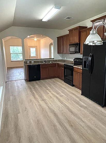 Building Photo - 613 Amber Ln