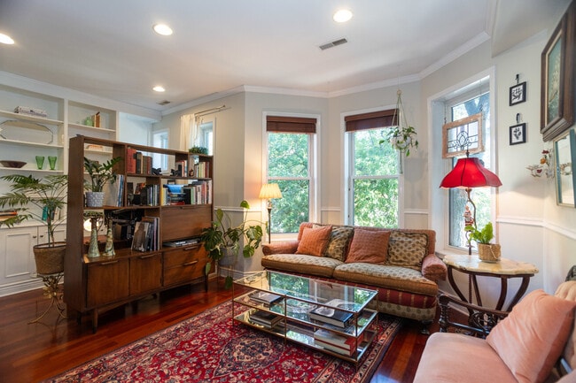 Building Photo - 2848 N Albany Ave