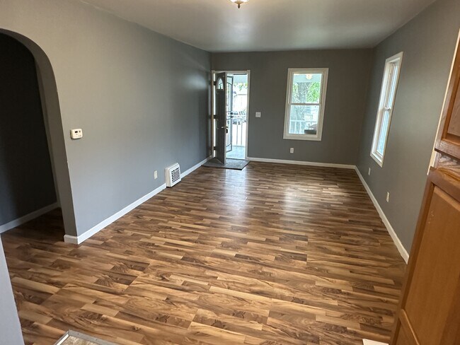 Foto del edificio - 2221 N Ellis St
