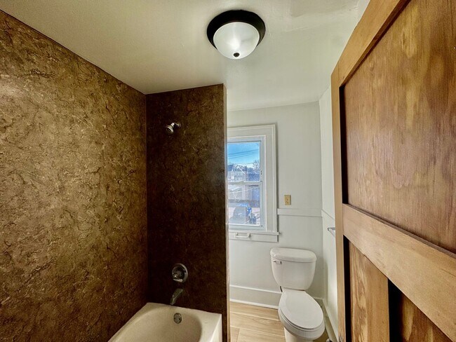 Foto del edificio - Updated 3BR Townhome Across from Stephens Park