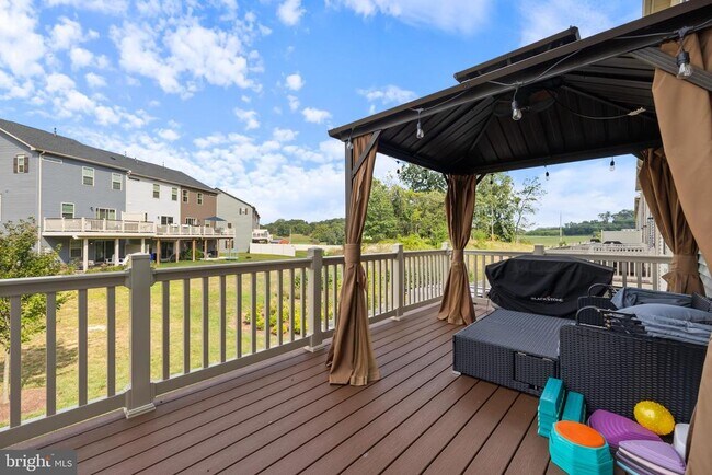 Building Photo - 7232 Bodkin Wy