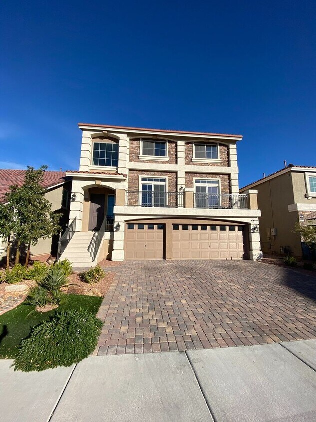 Foto principal - COMING SOON-Gorgeous Luxury Home-Available...