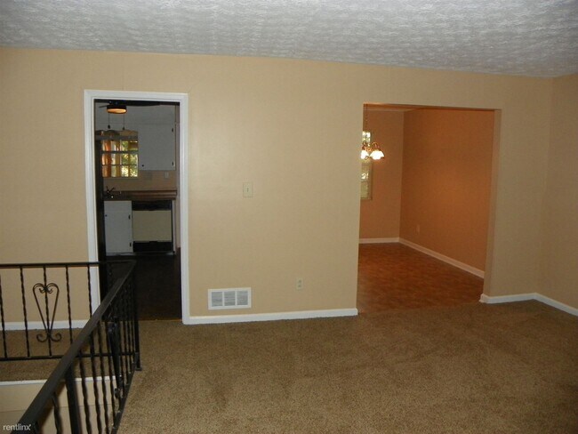 Foto del edificio - 3 br, 2.5 bath House - 5851 Christopher Lane