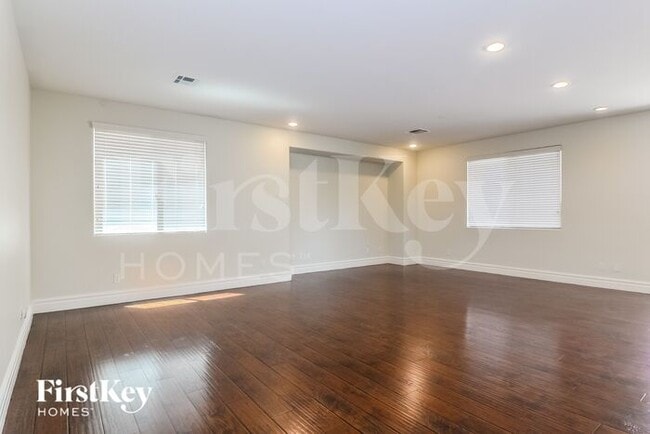 Building Photo - 9742 Marcelline Ave