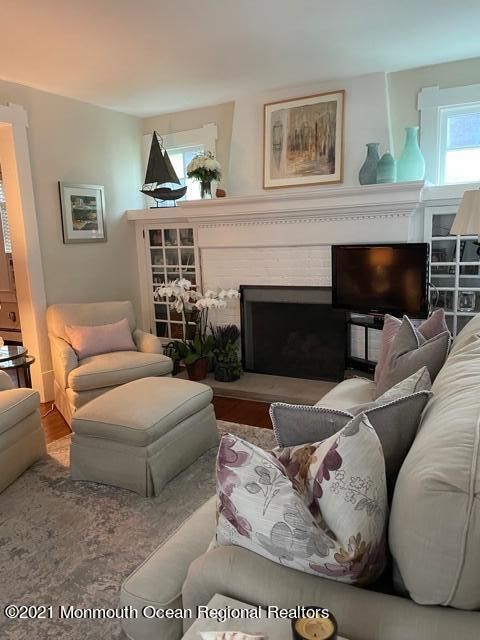 Building Photo - 121 Main Ave