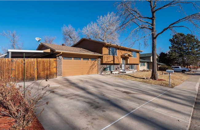 Building Photo - 10093 W Maryland Dr