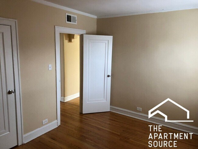 Foto del edificio - 4454 W Diversey Ave